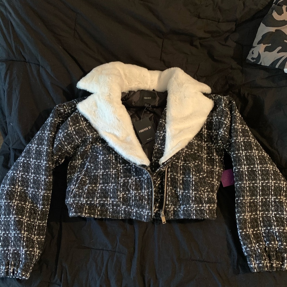 NWT Forever 21 plush collar plaid jacket